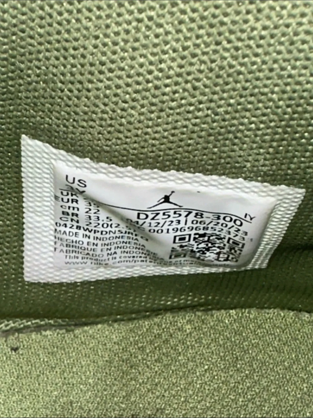 Jordan olive green